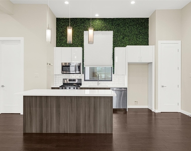 2317 Eagle Street - Photo Thumbnail 14