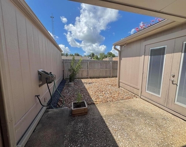495 Yorktown Lane - Photo Thumbnail 29