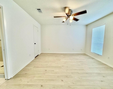 495 Yorktown Lane - Photo Thumbnail 24