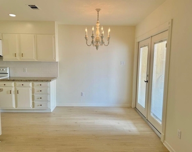495 Yorktown Lane - Photo Thumbnail 13