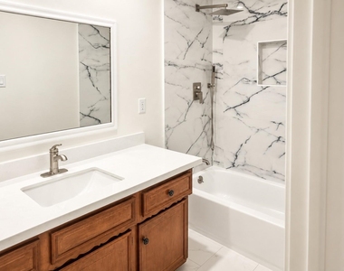 8218 Oak Moss Drive - Photo Thumbnail 11
