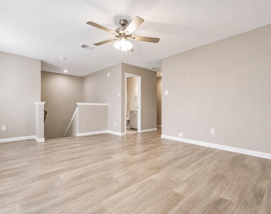 9506 Lasbury Drive - Photo Thumbnail 16