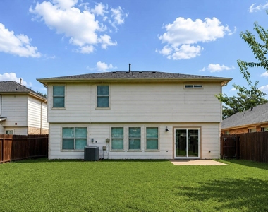 9506 Lasbury Drive - Photo Thumbnail 18