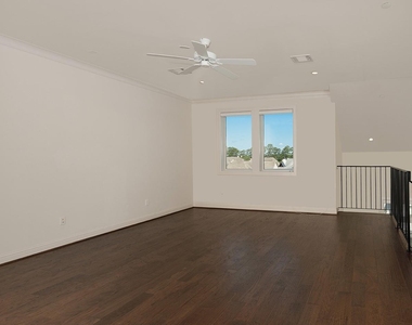 2503 Lake Front Circle - Photo Thumbnail 23