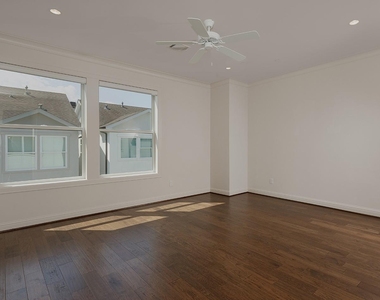 2503 Lake Front Circle - Photo Thumbnail 25