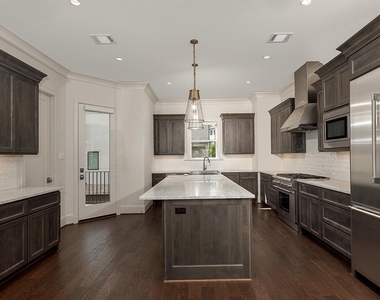 2503 Lake Front Circle - Photo Thumbnail 9