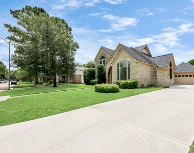 10503 Great Plains Lane - Photo Thumbnail 2
