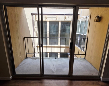 2323 Augusta Drive - Photo Thumbnail 10