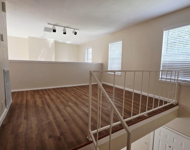 2323 Augusta Drive - Photo Thumbnail 7
