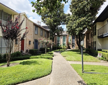 2323 Augusta Drive - Photo Thumbnail 13