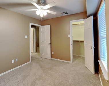6220 Stoney Creek Drive - Photo Thumbnail 11