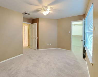 6220 Stoney Creek Drive - Photo Thumbnail 12