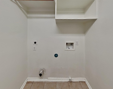 6220 Stoney Creek Drive - Photo Thumbnail 16