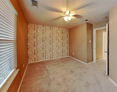 6220 Stoney Creek Drive - Photo Thumbnail 13