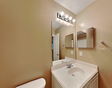 6220 Stoney Creek Drive - Photo Thumbnail 15