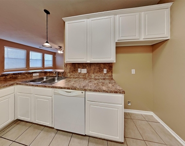 6220 Stoney Creek Drive - Photo Thumbnail 5