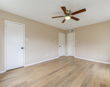 351 N Post Oak Lane - Photo Thumbnail 21