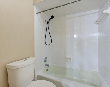 351 N Post Oak Lane - Photo Thumbnail 17