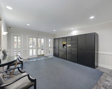 351 N Post Oak Lane - Photo Thumbnail 2