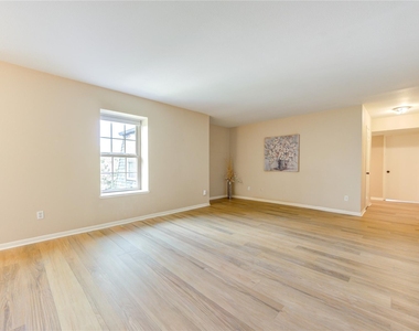 351 N Post Oak Lane - Photo Thumbnail 4