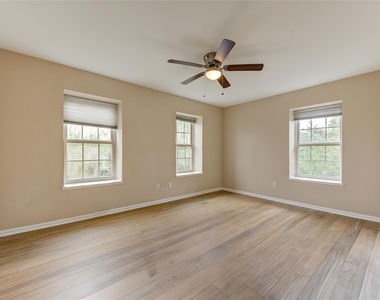 351 N Post Oak Lane - Photo Thumbnail 20