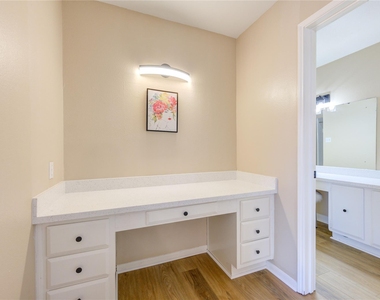 351 N Post Oak Lane - Photo Thumbnail 15