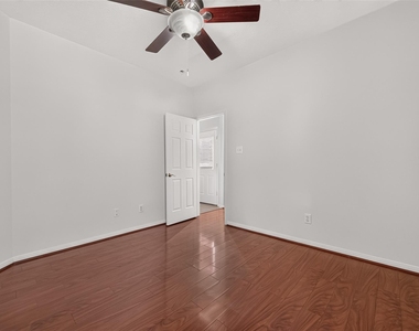 10802 Warner Hollow Court - Photo Thumbnail 25