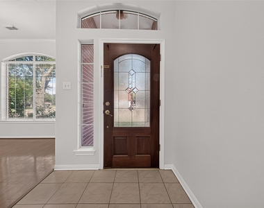 10802 Warner Hollow Court - Photo Thumbnail 3