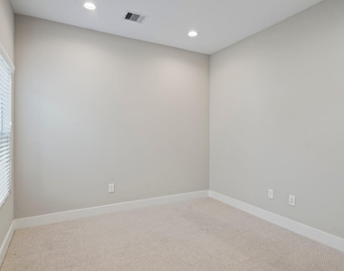 814 Thornton Road - Photo Thumbnail 5