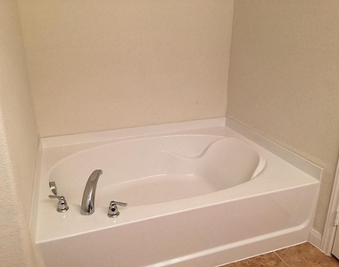 1103 Messina Lane - Photo Thumbnail 21
