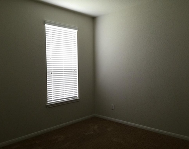 1103 Messina Lane - Photo Thumbnail 11