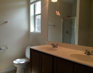 1103 Messina Lane - Photo Thumbnail 15