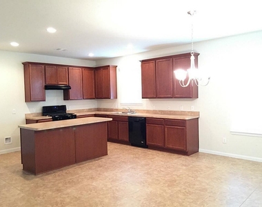 1103 Messina Lane - Photo Thumbnail 3