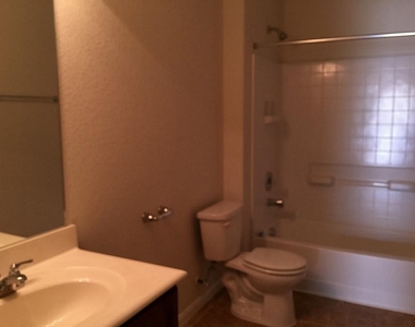 1103 Messina Lane - Photo Thumbnail 19