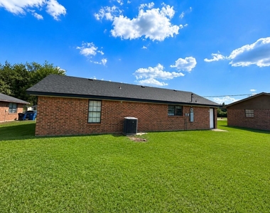 732 Meadow Lane - Photo Thumbnail 1