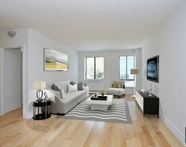 West 53rd Street - Photo Thumbnail 1