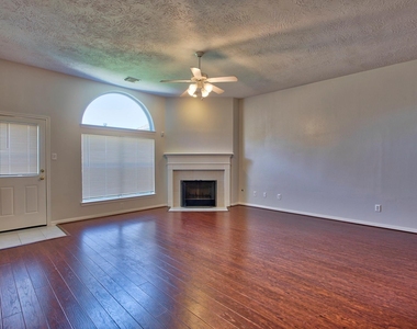 6715 Village Bridge Drive - Photo Thumbnail 4