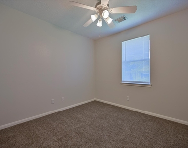 6715 Village Bridge Drive - Photo Thumbnail 13