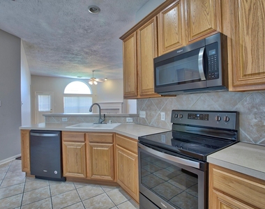 6715 Village Bridge Drive - Photo Thumbnail 10