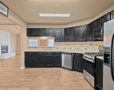 16719 Sky Blue Lane - Photo Thumbnail 4