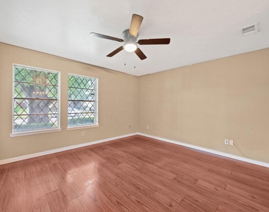16719 Sky Blue Lane - Photo Thumbnail 10