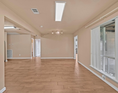 16719 Sky Blue Lane - Photo Thumbnail 7