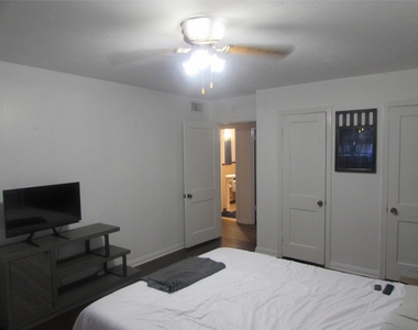 3711 Wentworth Street S - Photo Thumbnail 11