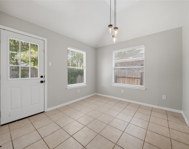 1607 Sandy Park Drive - Photo Thumbnail 4
