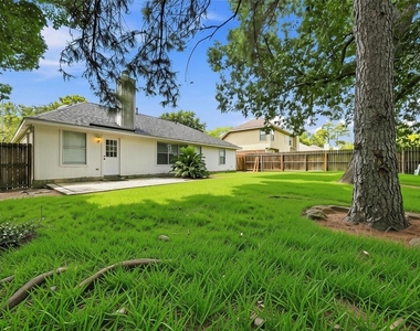 1607 Sandy Park Drive - Photo Thumbnail 17