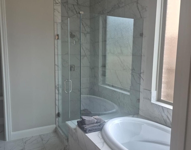 809 Coronado Terrace Ln - Photo Thumbnail 11