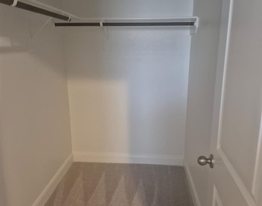 809 Coronado Terrace Ln - Photo Thumbnail 20