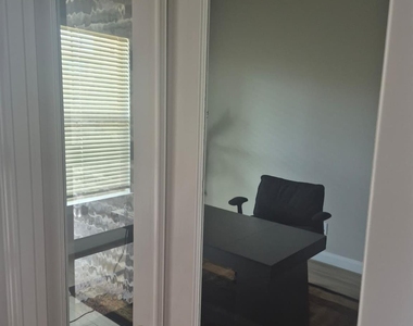809 Coronado Terrace Ln - Photo Thumbnail 4