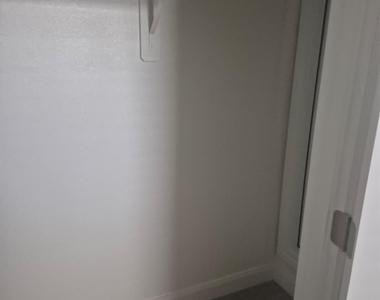 809 Coronado Terrace Ln - Photo Thumbnail 17