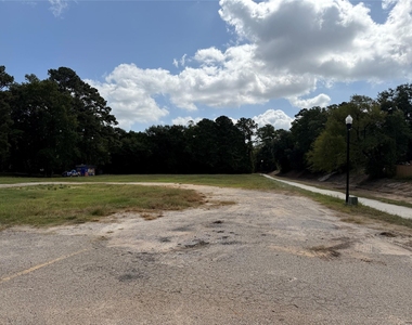 1202 N Frazier Street - Photo Thumbnail 6